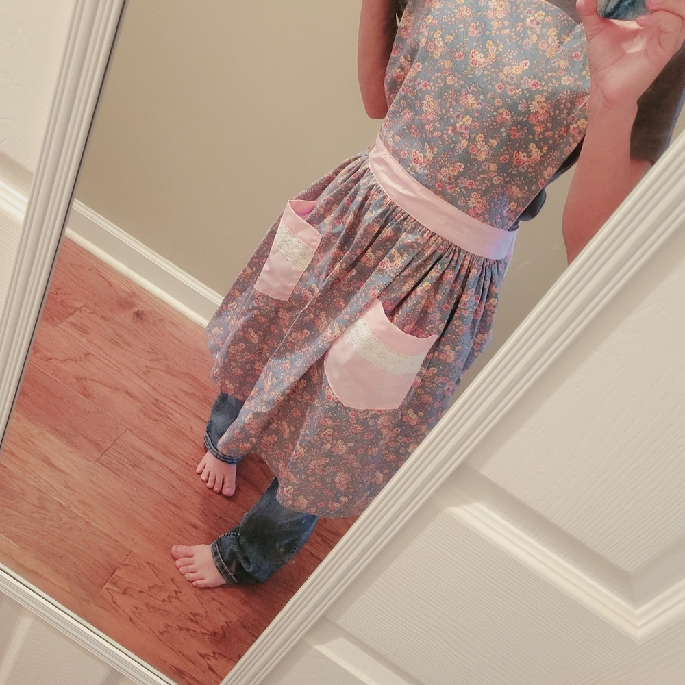 Full apron - Picture 7 of 8